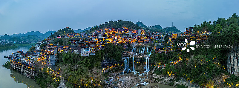 航拍湖南湘西芙蓉镇夜景图片素材