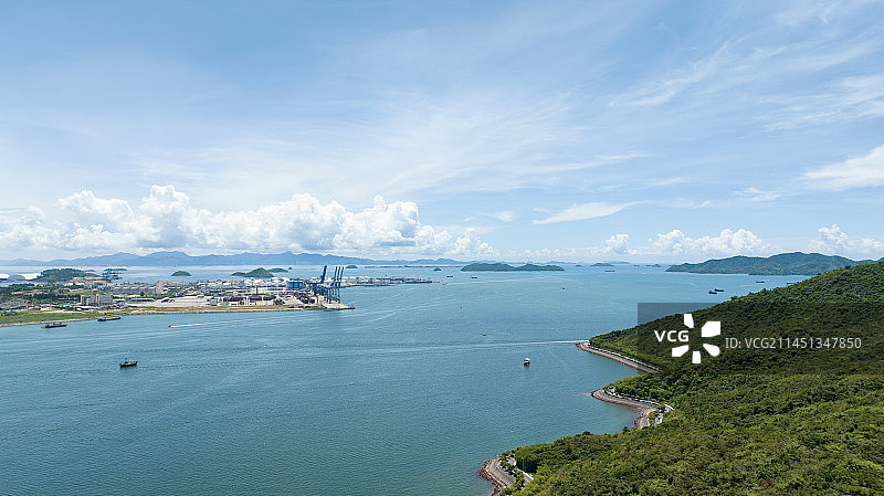 航拍广东大亚湾海岸线惠州港码头海景图片素材