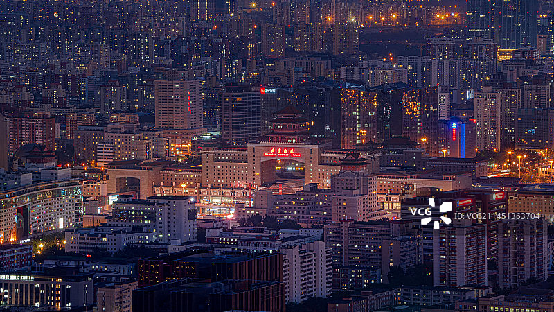 夜晚下的北京西站图片素材