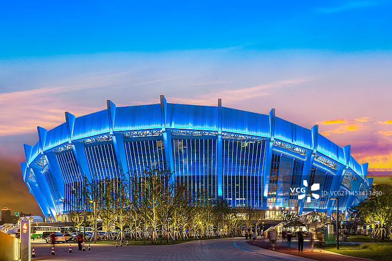 上海徐家汇体育公园 八万人体育场夜景图片素材