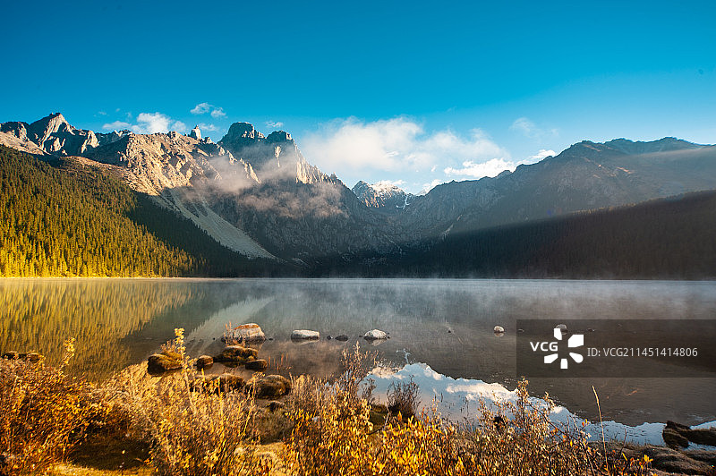 四川甘孜州巴塘县措普沟旅游景区自然风光图片素材