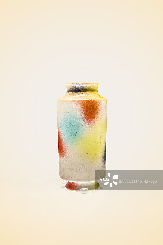 北京中国国家博物馆清乾隆桃花洞釉灯笼瓶（癸卯金安——二〇二三新春展）图片素材