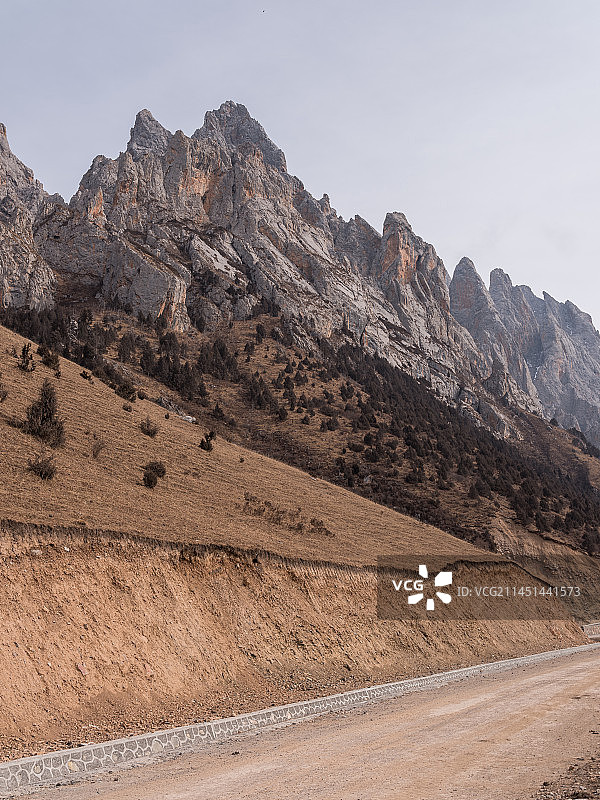 甘南扎尕那石头山甘南藏族自治区江迭公路图片素材