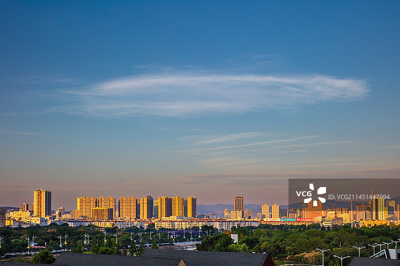 云南省玉溪市城市早晨图片素材