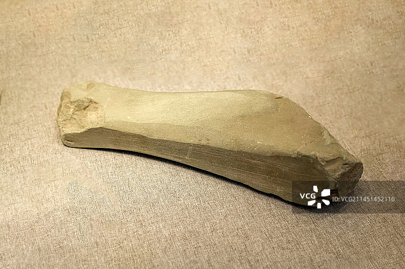 良渚文化卞家山遗址出土砺石图片素材