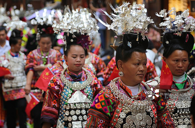 苗寨盛大节日民族传统服饰图片素材