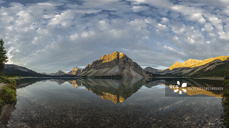 加拿大弓湖日出-Bow lake sunrise,Canada图片素材