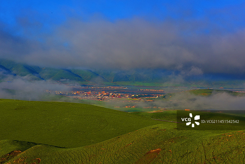 四川阿坝·阿坝晨雾图片素材