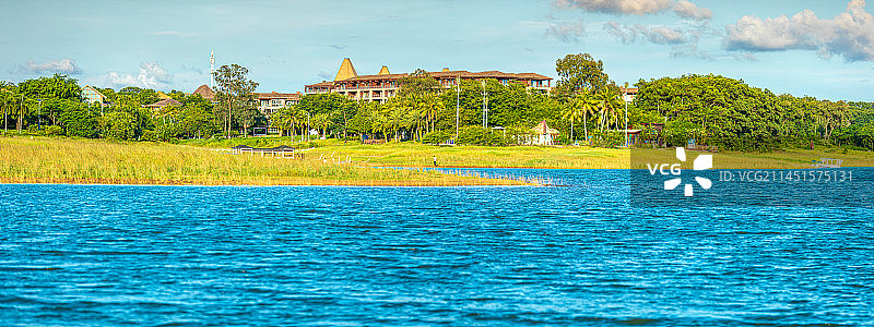 航拍海南定安湖边风光图片素材