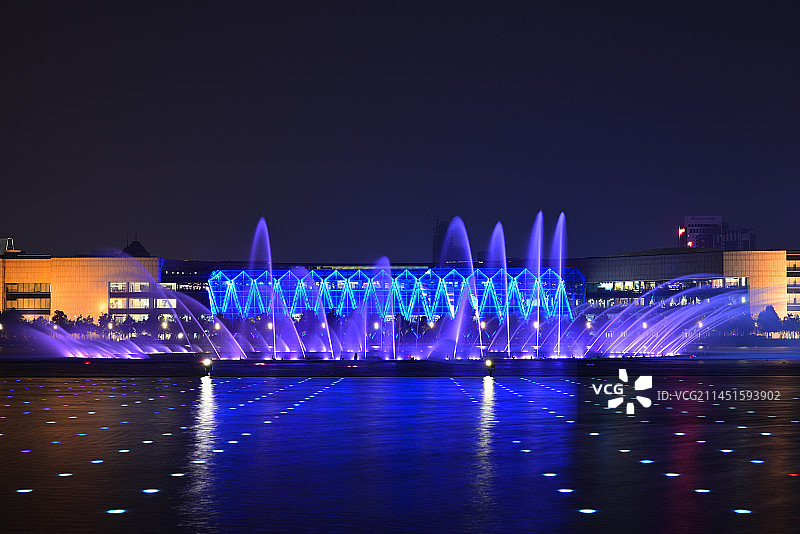 天津文化中心音乐喷泉夜景图片素材