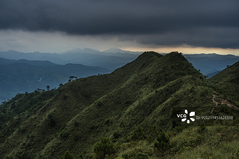 山脉山脊线图片素材