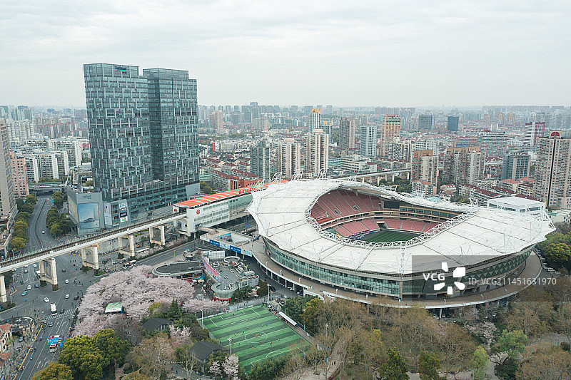 三月樱花季航拍虹口足球场图片素材