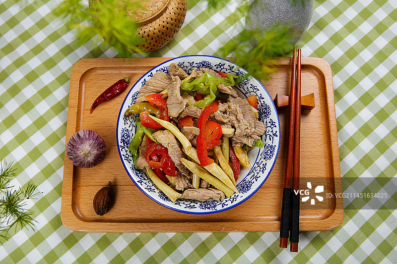 可口的藕带炒肉片图片素材
