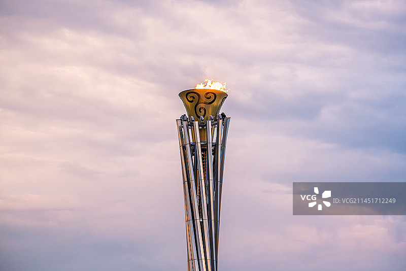 成都东安湖大运会火炬塔图片素材