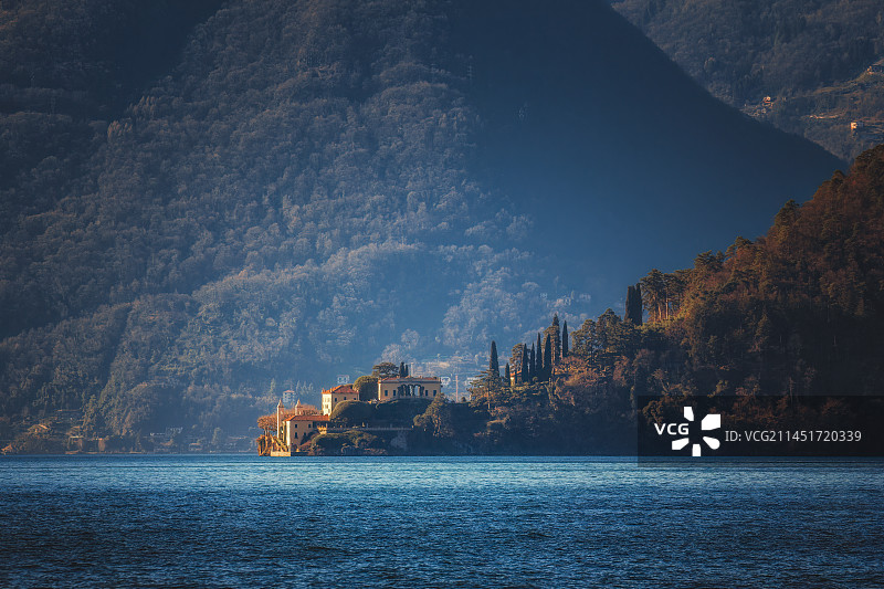 意大利米兰后花园科莫湖边的童话小镇贝拉吉奥图片素材