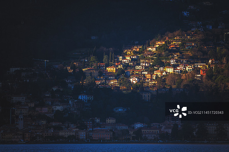 意大利米兰后花园科莫湖边的童话小镇贝拉吉奥图片素材