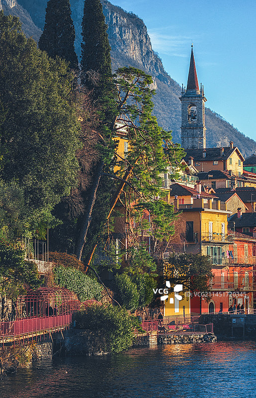 意大利米兰后花园科莫湖边的童话小镇贝拉吉奥图片素材