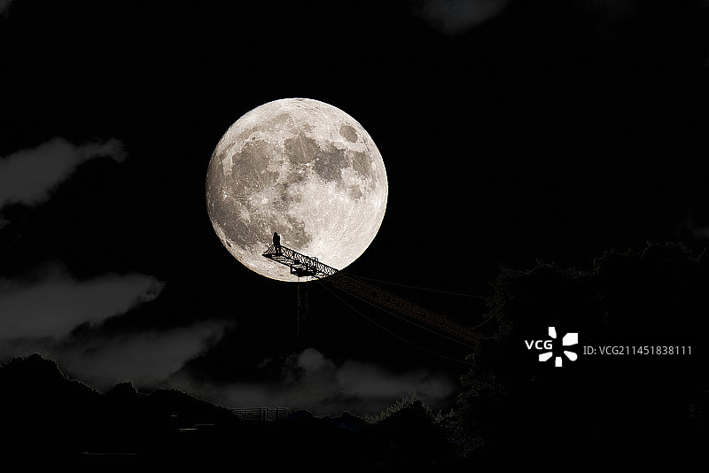 修月亮图片素材