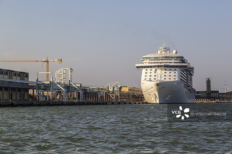 意大利威尼斯水城客运邮轮码头图片素材