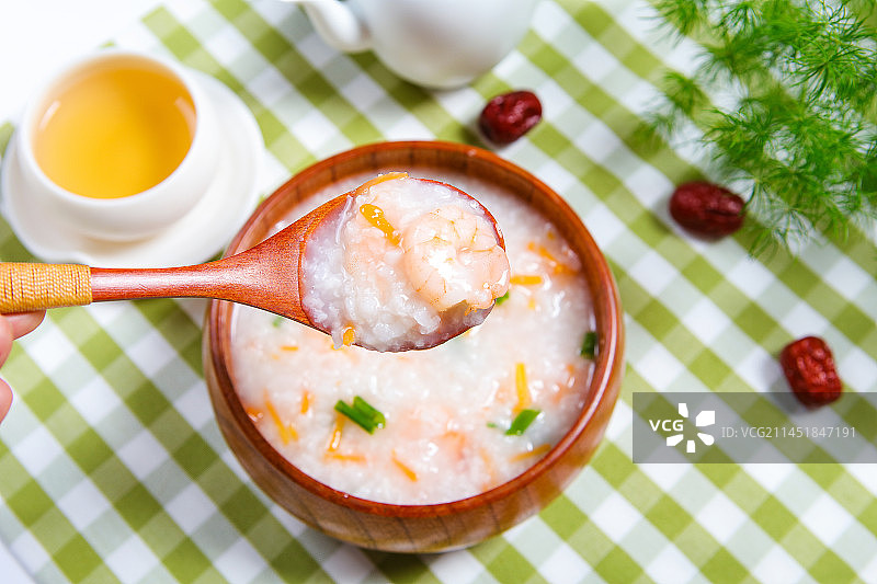 鲜美的虾仁粥图片素材