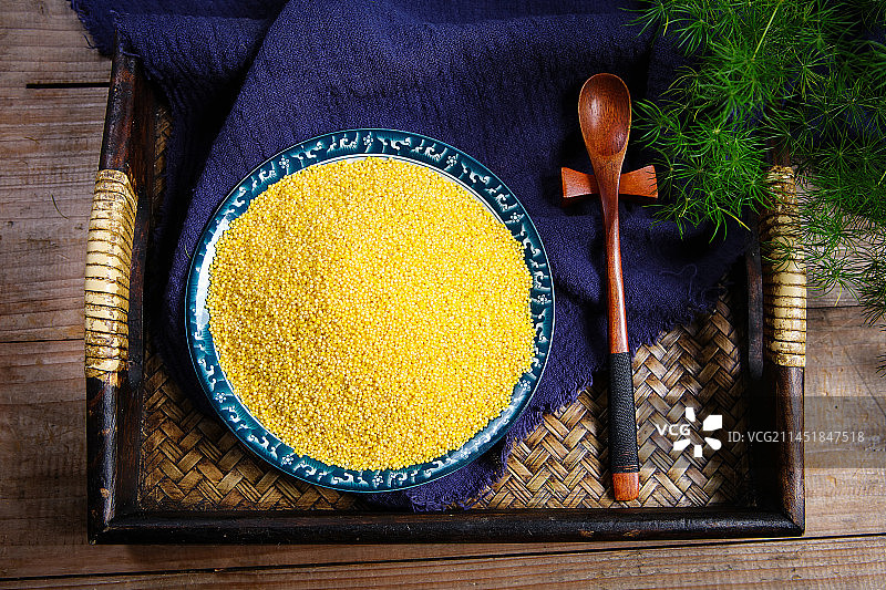 金灿灿的小米图片素材