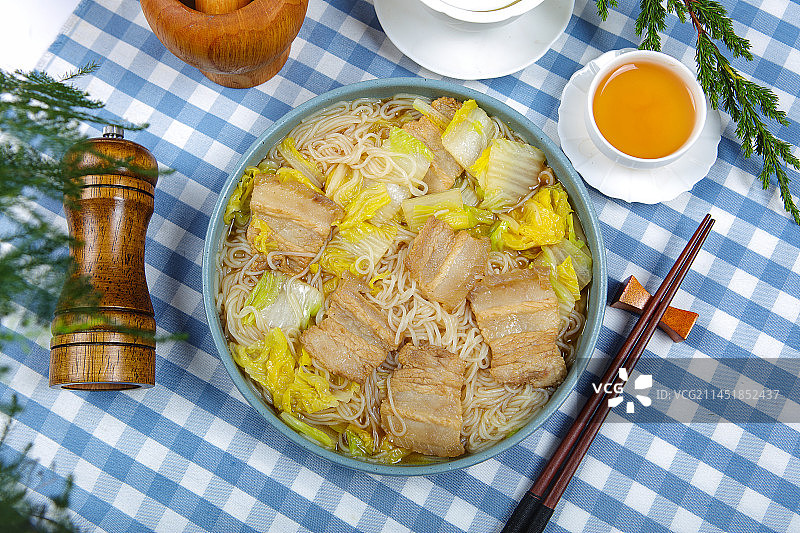 猪肉炖粉条图片素材