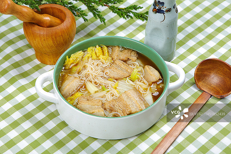 猪肉炖粉条图片素材