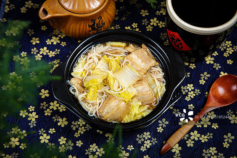 猪肉炖粉条图片素材