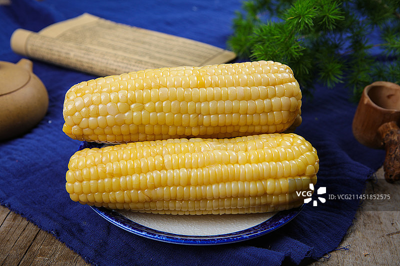 低脂的煮白玉米图片素材
