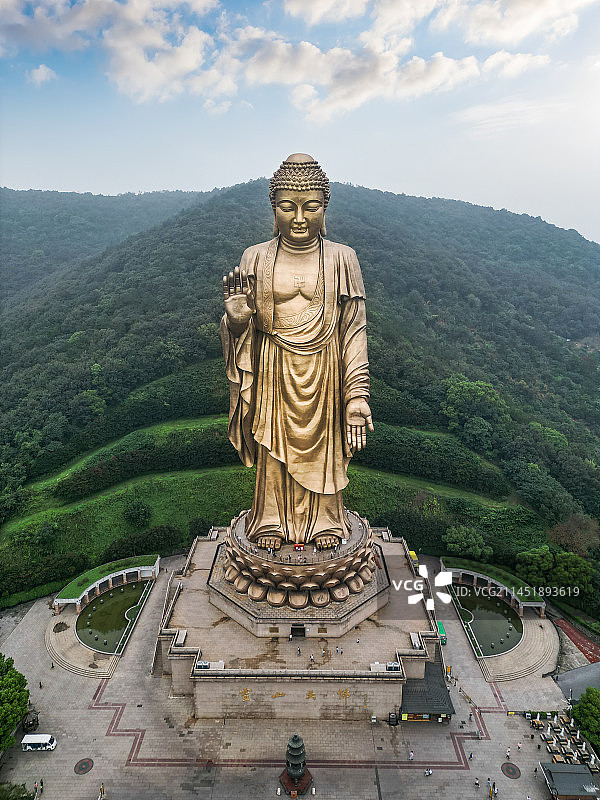 无人机航拍灵山大佛释迦牟尼像图片素材
