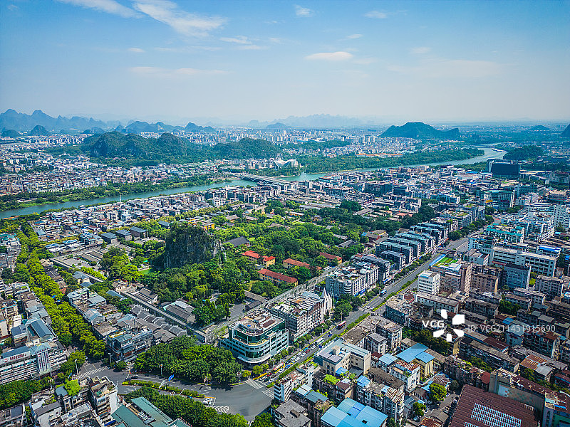 桂林城市中区建筑风光独秀峰图片素材