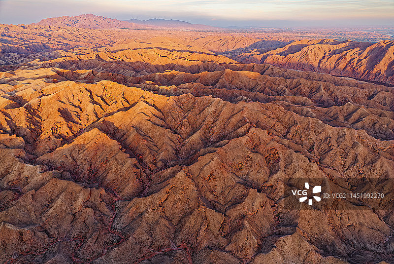航拍甘肃白银靖远砂岩山体丹霞群山自然风光图片素材