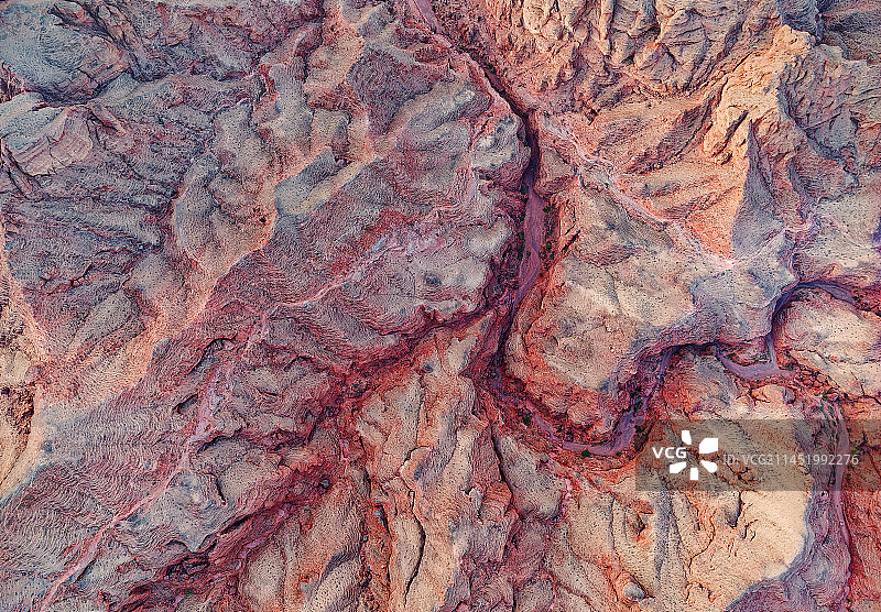 航拍甘肃白银靖远砂岩山体丹霞群山自然风光图片素材