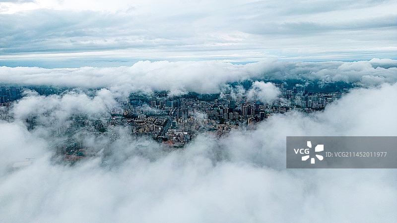 深圳龙华区平流雾云海图片素材