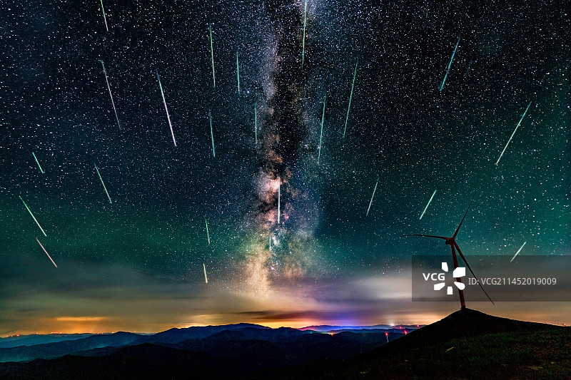 英仙座流星雨 张北草原天路图片素材