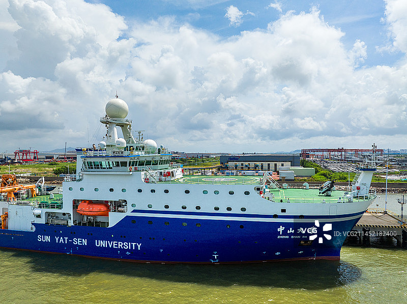 中山大学 号海洋综合科考实习船图片素材