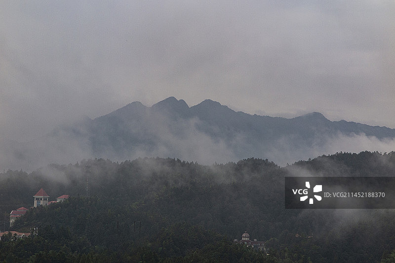 革命圣地井冈山，井冈山茨坪，井冈山五指峰风光，云雾中的井冈山图片素材