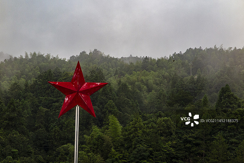 革命圣地井冈山，井冈山茨坪，井冈山五指峰风光，云雾中的井冈山图片素材