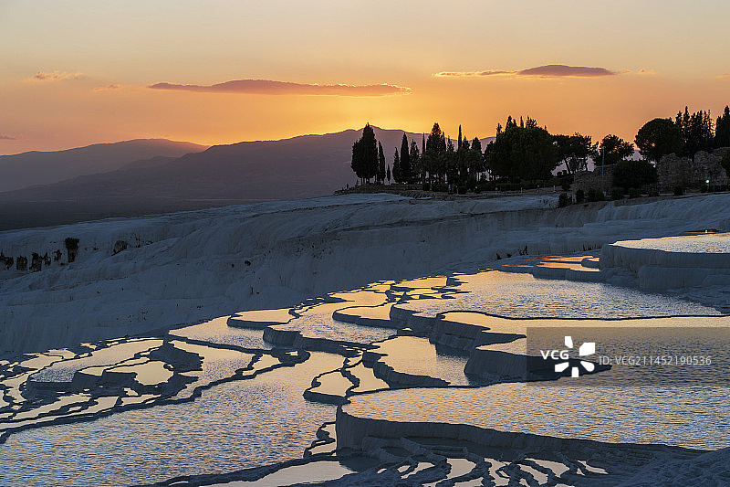 夕阳下的棉花堡图片素材