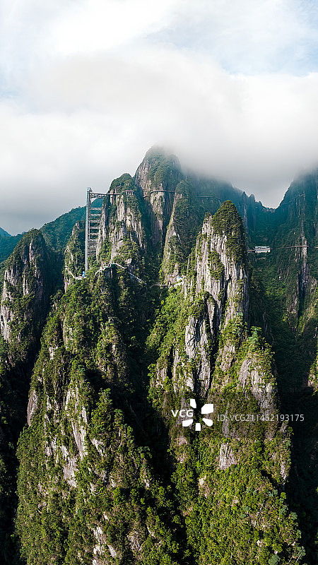 中国湖南省郴州市宜章县莽山五指峰景区图片素材