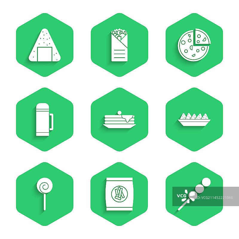 叠放的煎饼、硬面包、碎面包和饼干图片素材