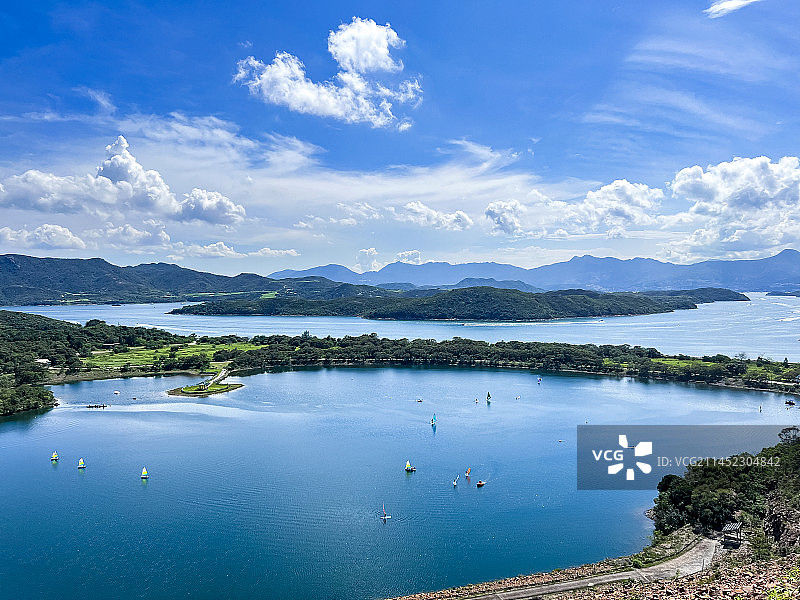 中国香港麦理浩径万宜水库全景图片素材