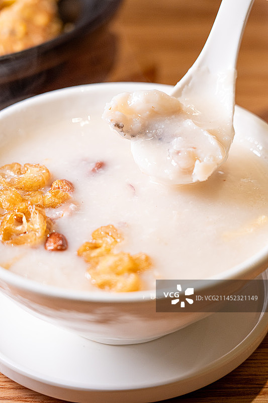 广东广州粤式广式早茶早点传统早餐艇仔粥图片素材