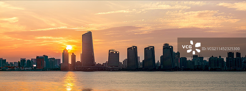 珠海拱北情侣南路夕阳西下风光图片素材