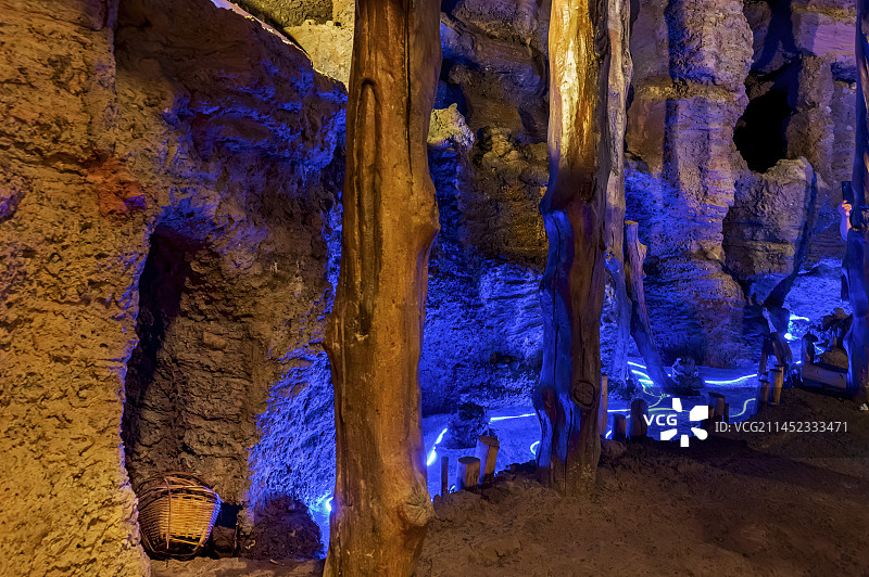 坎儿井输水渠图片素材