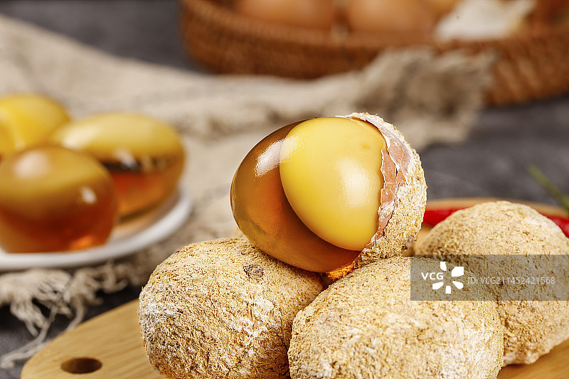 深底上的变蛋图片素材