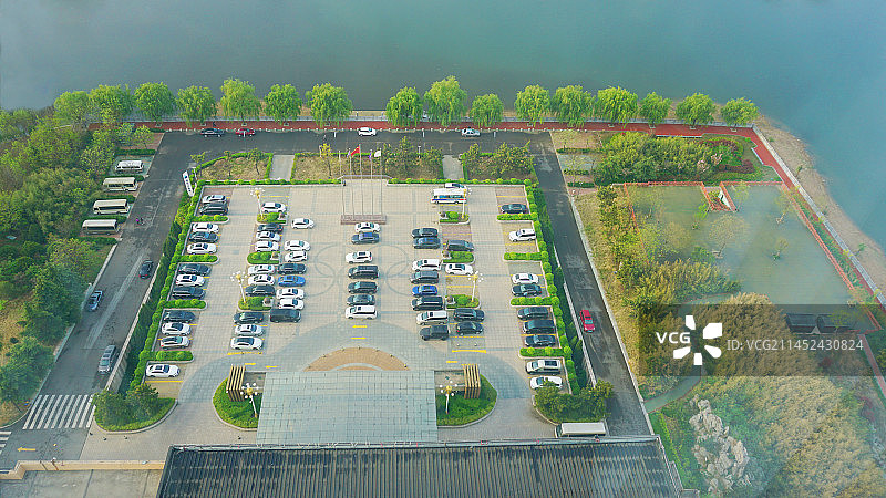 临沂兰山 停车场的美景 透视出兰山的环境美图片素材