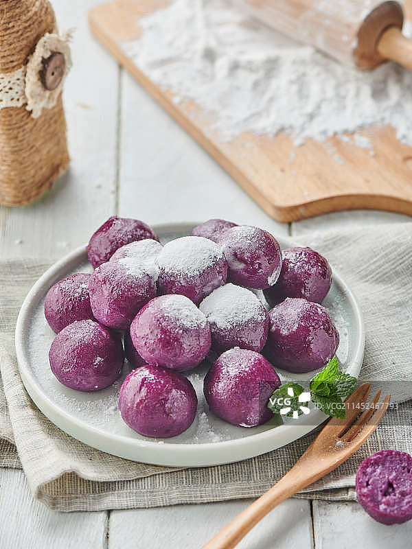 紫薯丸子图片素材