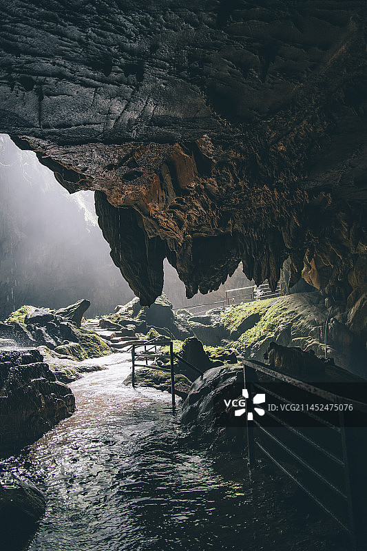 桂林永福县乾龙天坑景区-岩溶地貌溶洞图片素材