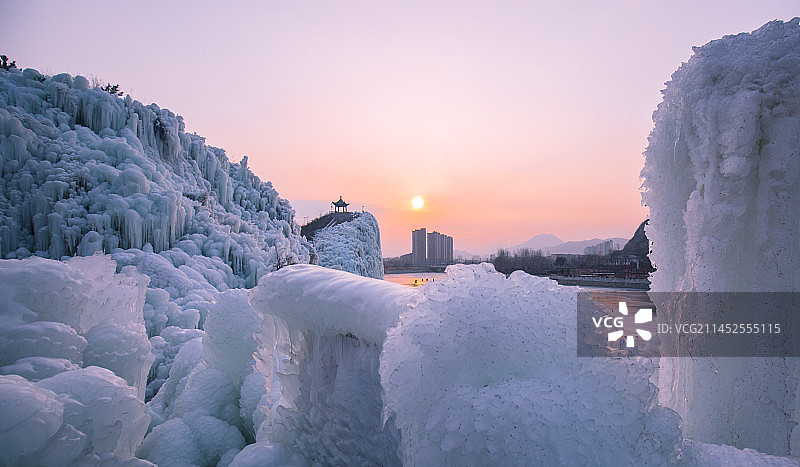 鹰手营子四方洞冬天满是冰挂图片素材